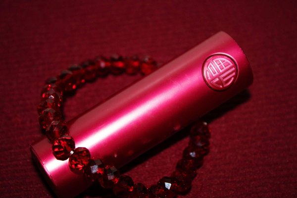 Quels conseils pour assortir des accessoires en perles de culture avec des tenues contemporaines?